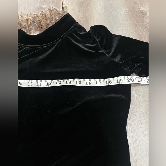 Double D Ranch Black Velvet Mock Turtleneck Feather Trim Small - Picture 7 of 12